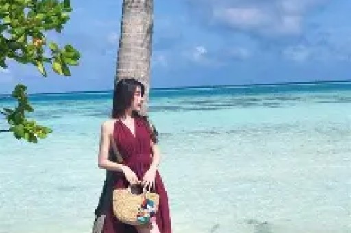 当红顶流恋情曝光！对方是美女网红离异带娃身材黑料被扒