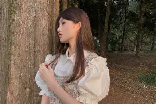 时尚老人成网红：八旬奶奶拍艺术照最帅大爷走T台